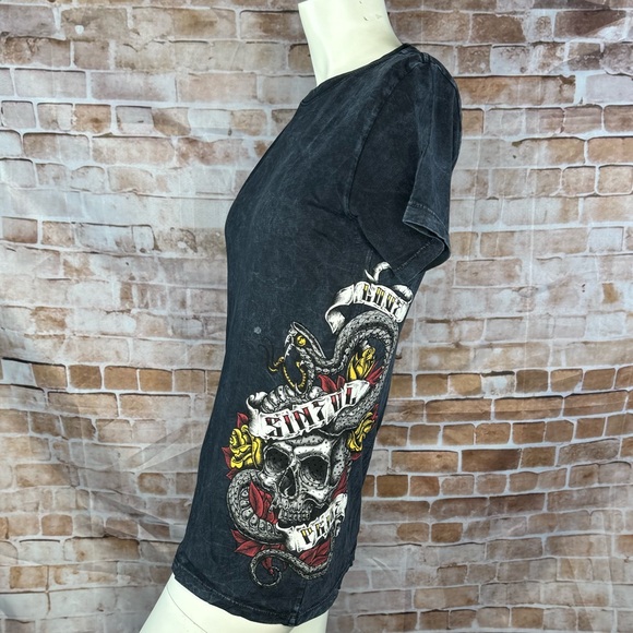 Sinful By Affliction Women’s Graphic Short Sleeve T-Shirt -Size: M / L-NWT - Picture 4 of 12